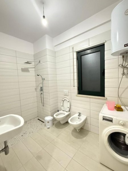 Tirane, jepet me qera apartament 2+1 Kati 2, 108 m² 600 € (Astir)