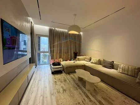 Tirane, shitet apartament 2+1 Kati 7, 100 m² 250.000 € (5 MAJI,QENDRA EMERALD)