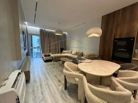 Tirane, shitet apartament 2+1 Kati 7, 100 m² 250.000 € (5 MAJI,QENDRA EMERALD)