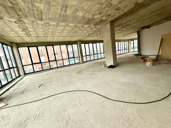 Tirane, shitet ambjent biznesi Kati 2, 500 m² (Bulevardin Berisha, Kamez)