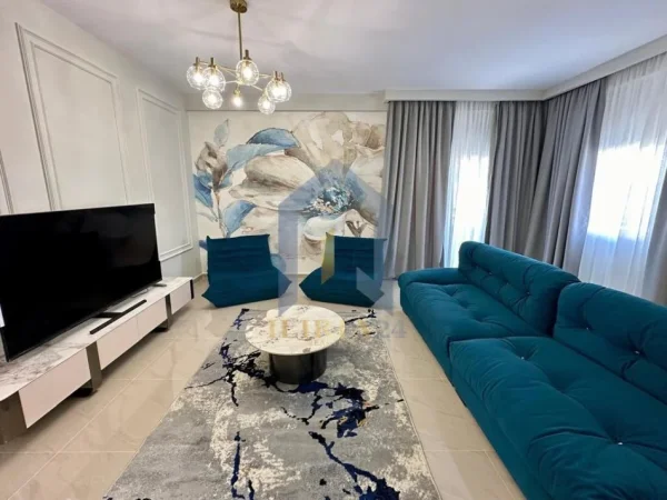 Tirane, jap me qera apartament 2+1+Ballkon Kati 4, 115 m² 1.000 € (Farek Lake Lande Residence)