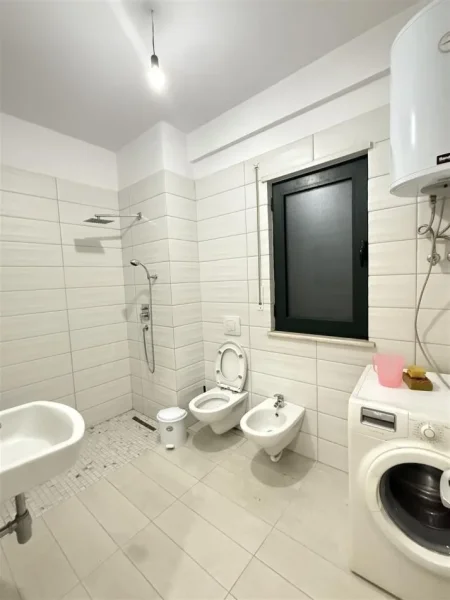 Tirane, jepet me qera apartament 2+1+Ballkon Kati 2, 108 m² 550 € (Astir)