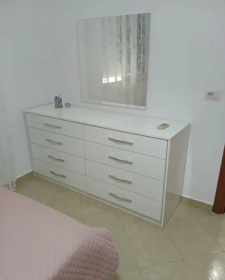 Tirane, jepet me qera apartament 2+1 Kati 2, 87 m² 520 € (fresku)