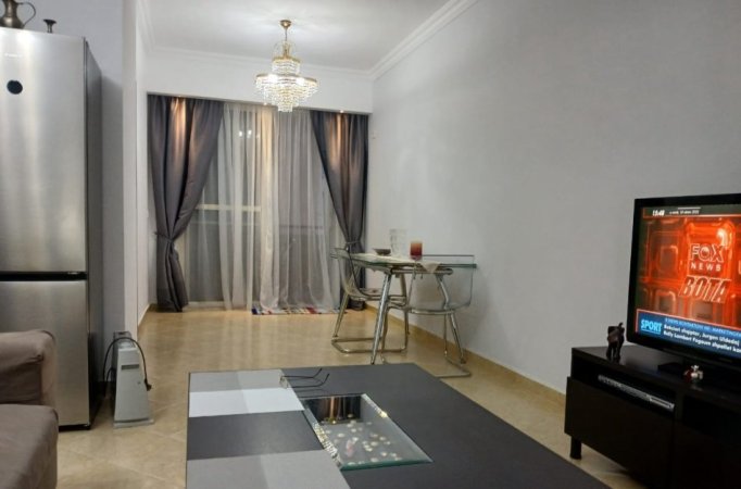 Tirane, jepet me qera apartament 2+1 Kati 2, 87 m² 520 € (fresku)