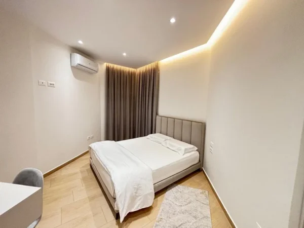 Tirane, jepet me qera apartament 1+1+Ballkon Kati 4, 65 m² 830 € (Rruga Selite e Vjeter)