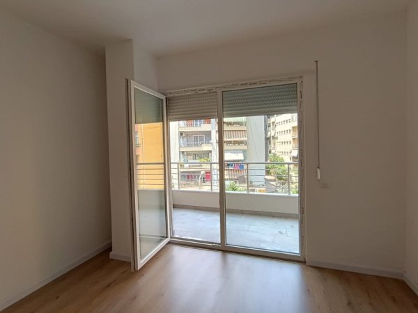 Jepet me Qira Apartament 1+1+depo (i pamobiluar) ne Komunen e Parisit,   600 €URO