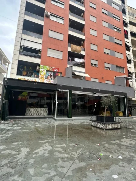 Tirane, jepet me qera ambjent biznesi Kati 0, 200 m² 1.000 € 