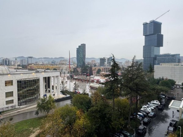 Tirane, shitet apartament 2+1 Kati 5, 222 m² 