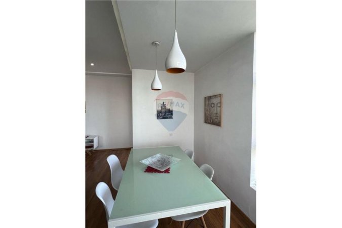 Tirane, jepet me qera apartament 2+1 , 105 m² 600 € 