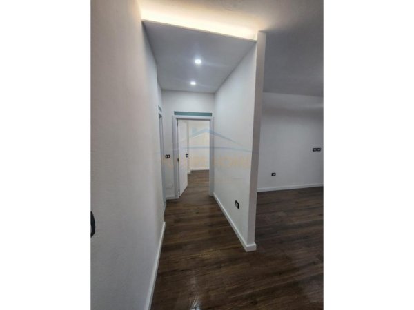 Tirane, shitet apartament 1+1 Kati 1, 55 m² 190.000 € (Komuna Parisit , perballe "Ola Fast")