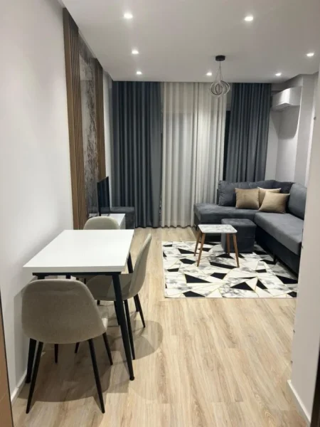 Tirane, shitet nga Pronari, pa-komision apartament 1+1 Kati 2,
