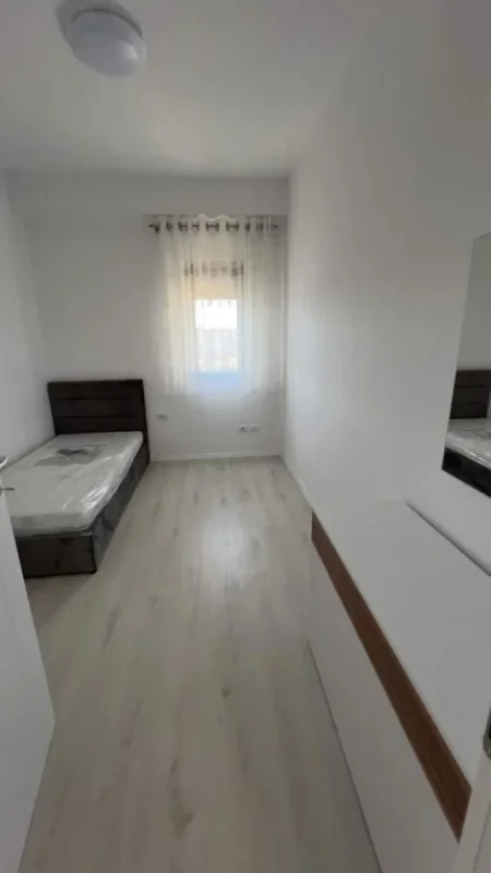 Tirane, jepet me qera apartament 2+1+Ballkon Kati 8, 80 m² 570 € (ASTIR)