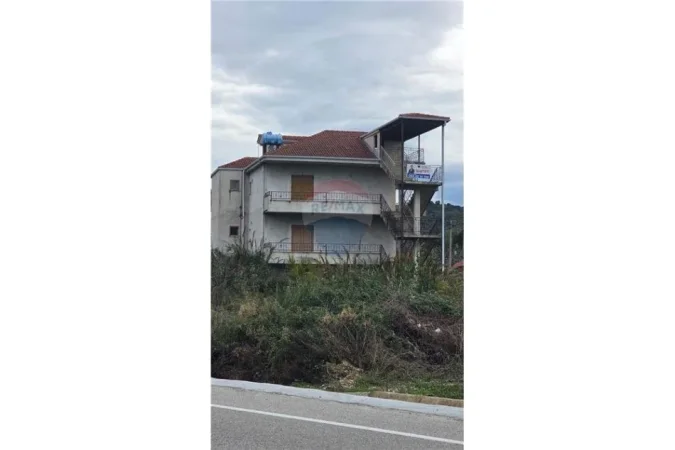 Vlore, shitet Vile 3 Katshe , 407 m² 250.000 € (Rruga e Re, Vlore)