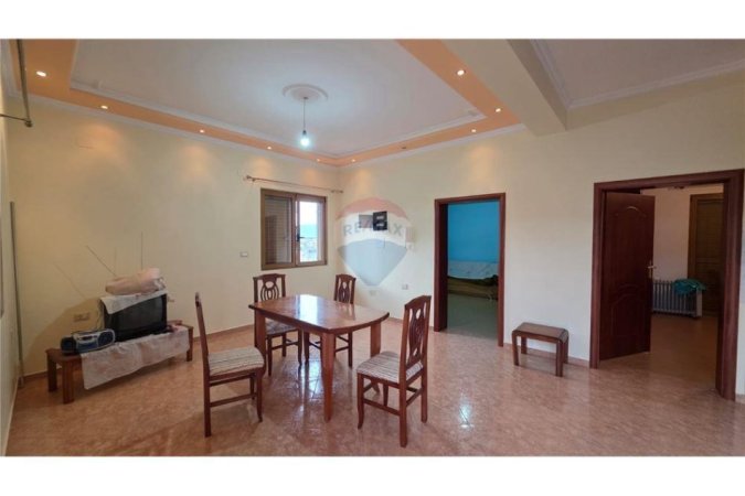 Vlore, shitet Vile 3 Katshe , 407 m² 250.000 € (Rruga e Re, Vlore)