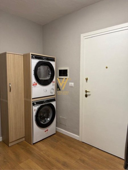 Tirane, jepet me qera apartament 2+1+Ballkon Kati 6, 85 m² 750 € (JORDAN MISJA)