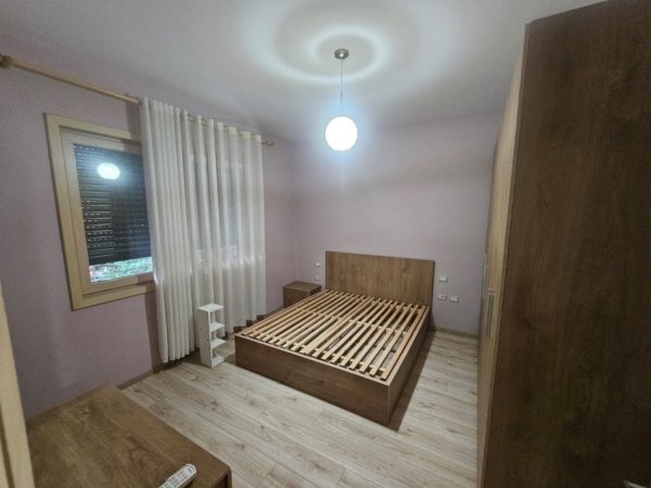 Tirane, jepet me qera apartament 2+1 Kati 1, 110 m² 650 € (Fuat Toptani)