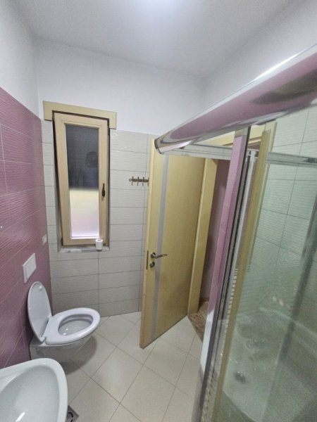 Tirane, jepet me qera apartament 2+1 Kati 1, 110 m² 650 € (Fuat Toptani)