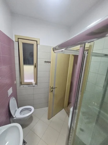 Tirane, jepet me qera apartament 2+1 Kati 1, 110 m² 650 € (Fuat Toptani)