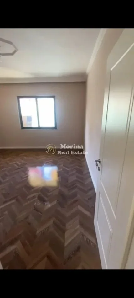 Tirane, jepet me qera ambjent biznesi Kati 2, 105 m² 600 € (Medreseja)
