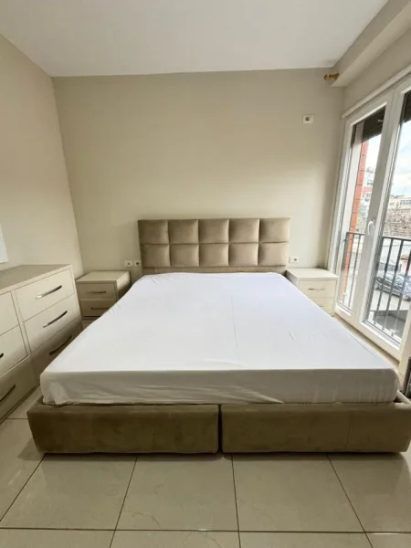 Tirane, jepet me qera apartament 2+1+Ballkon Kati 3, 100 m² 650 € 