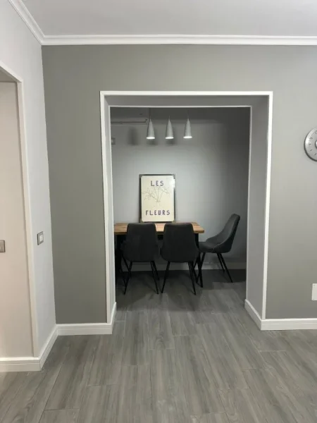 Tirane, jepet me qera apartament 1+1 Kati 1, 59 m² 600 € (pazari i ri)