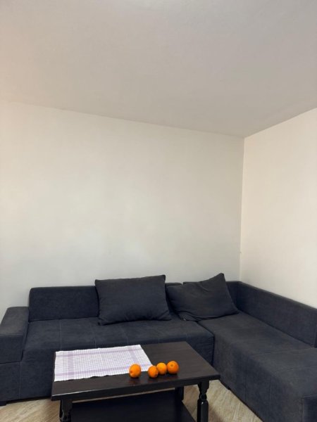 Tirane, jepet me qera apartament 2+1 Kati 2, 500 € 