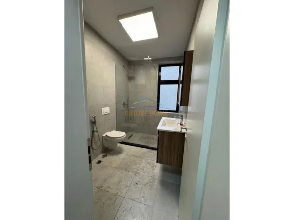 Tirane, jap me qera apartament 3+1+Ballkon Kati 1, 114 m² 1.500 € (ALI DEMI)