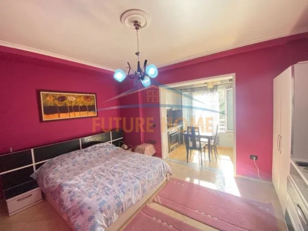 Tirane, jepet me qera garsonier 1+1 Kati 2, 36 m² 370 € (Xhon kendi)