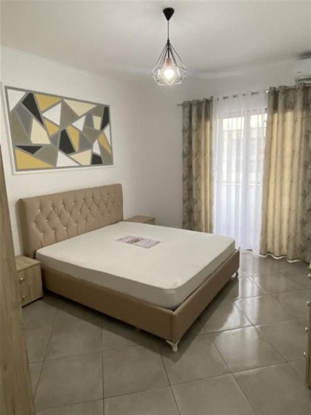 Tirane, jepet me qera apartament 1+1+Ballkon Kati 8, 72 m² 400 € (ASTIR)