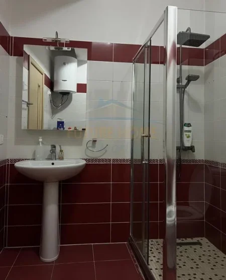 Tirane, jepet me qera apartament 1+1 Kati 1, 57 m² 467 € (Prane Oslo bar, Astir)