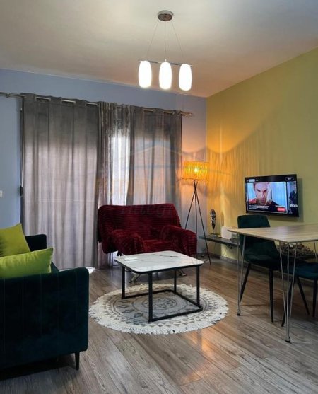 Tirane, jepet me qera apartament 1+1 Kati 1, 57 m² 467 € (Prane Oslo bar, Astir)