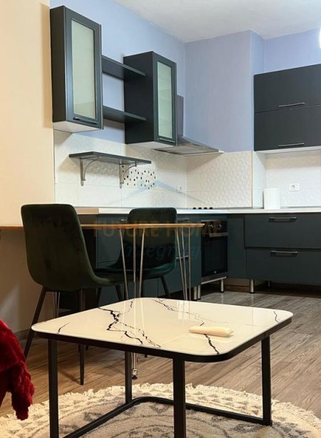 Tirane, jepet me qera apartament 1+1 Kati 1, 57 m² 467 € (Prane Oslo bar, Astir)
