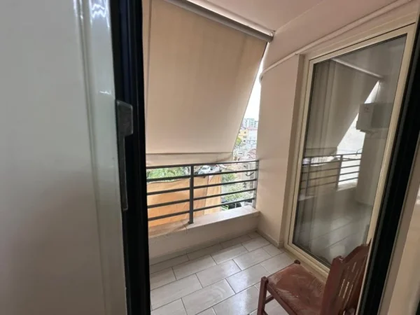 Tirane, jepet me qera apartament 1+1+Ballkon Kati 2, 65 m² 500 € 