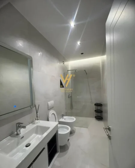 Tirane, jepet me qera apartament 3+1+Ballkon Kati 7, 120 m² 1.500 € (DELIJORGJI)