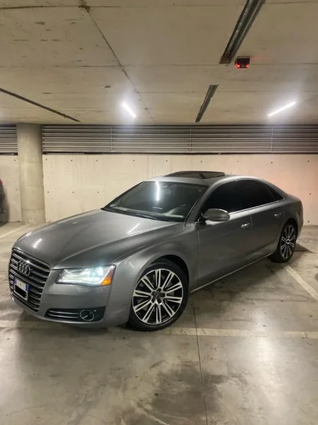 Tirane, shitet makine Audi- A8 Benzin, gri e erret automatik Klima 200.000 km 12.500 €