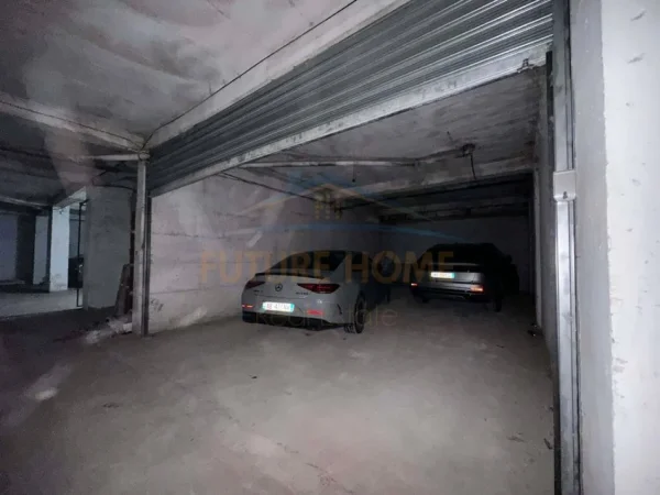 Tirane, jap me qera apartament 2+1+Ballkon Kati 3, 114 m² 550 € (UNAZA E RE)