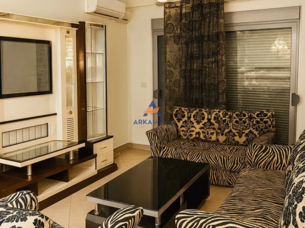 Tirane, jepet me qera apartament 2+1+Ballkon Kati 9, 96 m² 550 € 