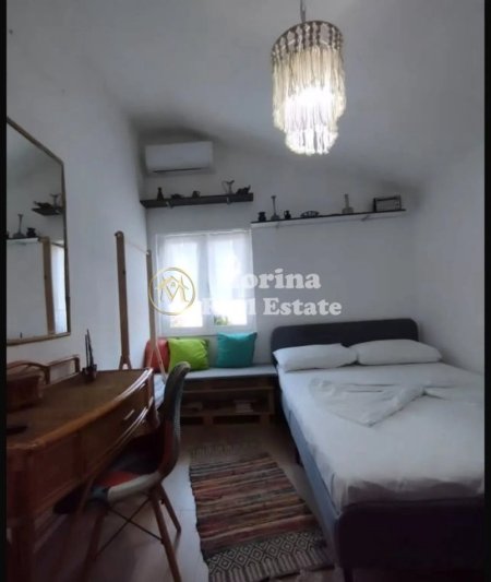 Tirane, jepet me qera garsonier Kati 3, 28 m² 300 € (Shkolla e Bashkuar)