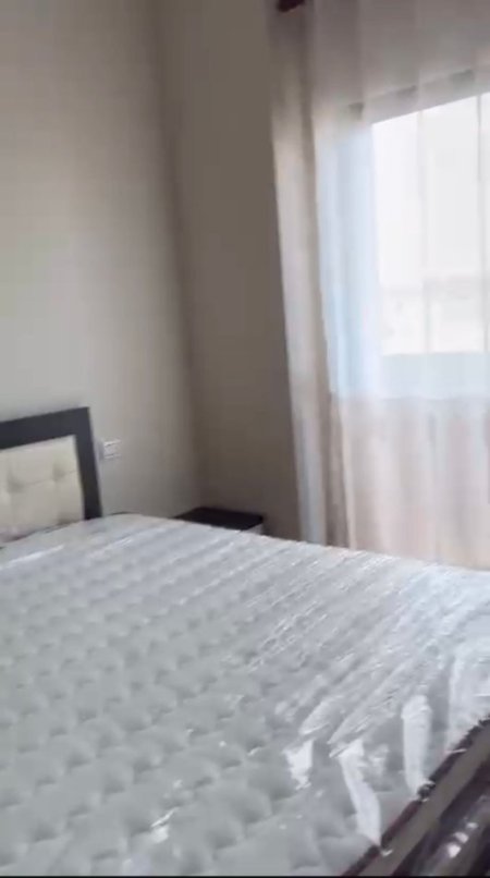 Tirane, jepet me qera apartament 2+1+Ballkon Kati 8, 95 m² 450 € (Bar Artisti)