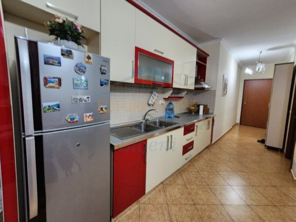 Tirane, shitet apartament 2+1+Ballkon Kati 1, 92 m² 230.000 € (KOPSHTI ZOOLOGJIK)