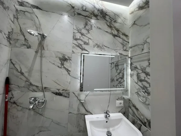 Tirane, jepet me qera apartament 1+1 Kati 2, 58 m² 550 € (5 maj)