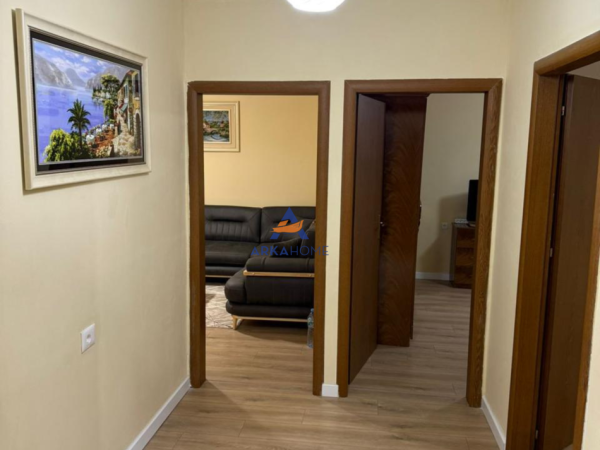 Tirane, jepet me qera apartament 2+1+Ballkon Kati 5, 74 m² 600 € 