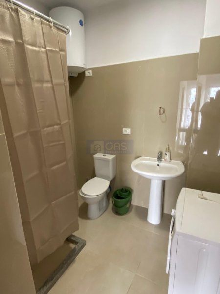 Tirane, jepet me qera apartament 1+1+Aneks+Ballkon Kati 8, 72 m² 400 € (Astir tek pallatet fratari)
