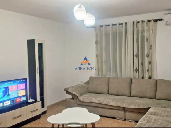 Tirane, jepet me qera apartament 1+1+Ballkon Kati 1, 56 m² 450 € 