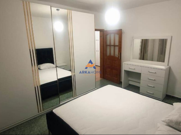 Tirane, jepet me qera apartament 1+1+Ballkon Kati 1, 56 m² 450 € 