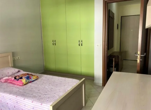 Tirane, jepet me qera apartament 1+1+Ballkon Kati 2, 55 m² 500 € (Rruga Haxhi Hysen Dalliu, prane Prokurorise ,prane Kmy)