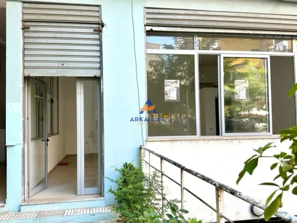 Tirane, shitet dyqan Kati 0, 50 m² 75.000 € 