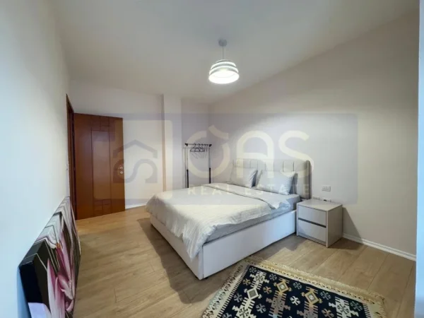 Tirane, jepet me qera apartament 1+1+Aneks+Ballkon Kati 5, 70 m² 750 € (Perballe Xhamise Dine Hoxha.)