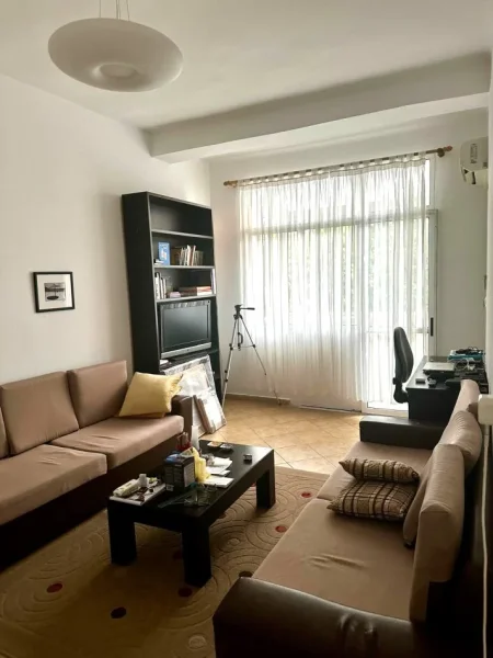 Shitet Apartament 1+1+Dhomë gatimi dhe Ballkone ne Rrugen e Durresit,  170.000 €URO