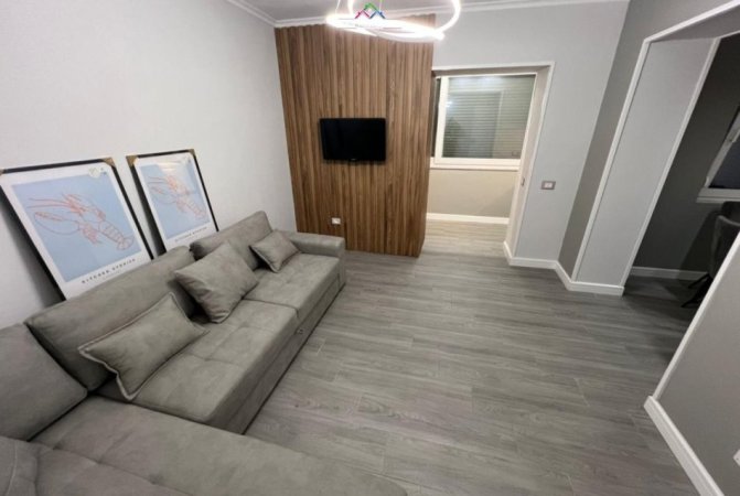 Tirane, jepet me qera apartament 1+1 Kati 1, 60 m² 600 € (Rruga Thanaq Ziko)